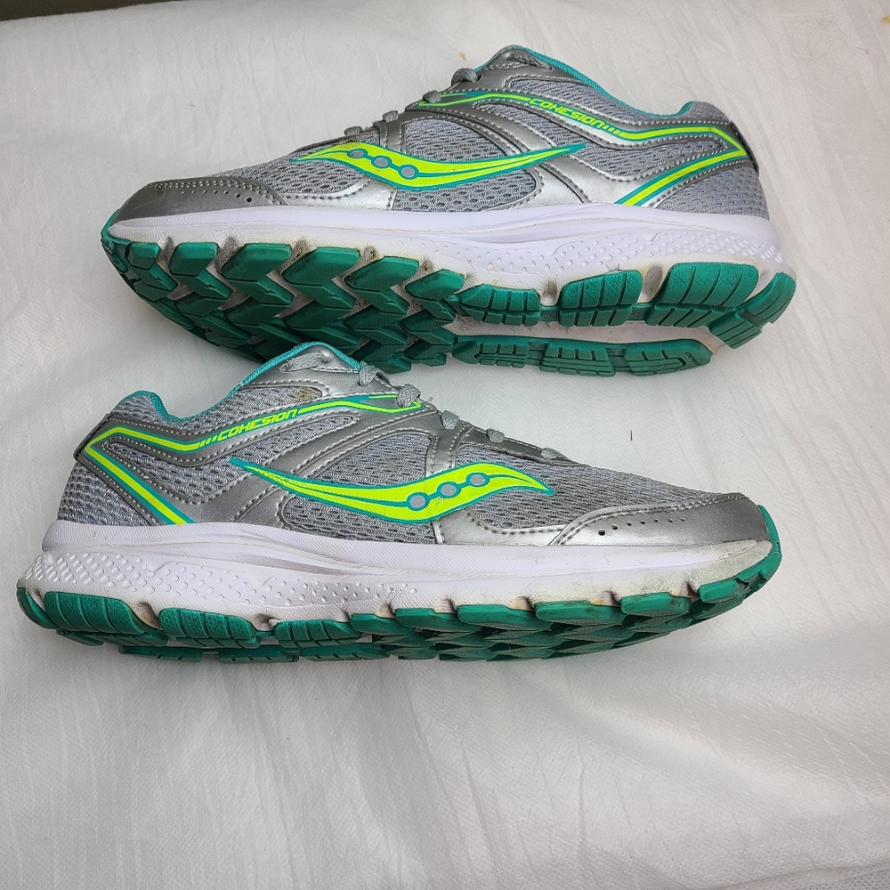 Saucony Wmns gray and teal Cohesion shoes